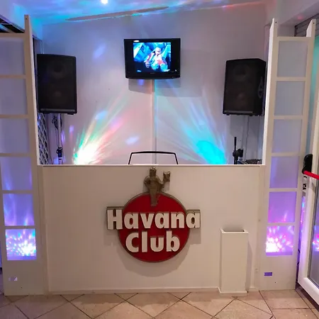 Milano 3* 马里纳-迪-皮特拉桑塔