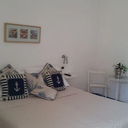 Milano 马里纳-迪-皮特拉桑塔